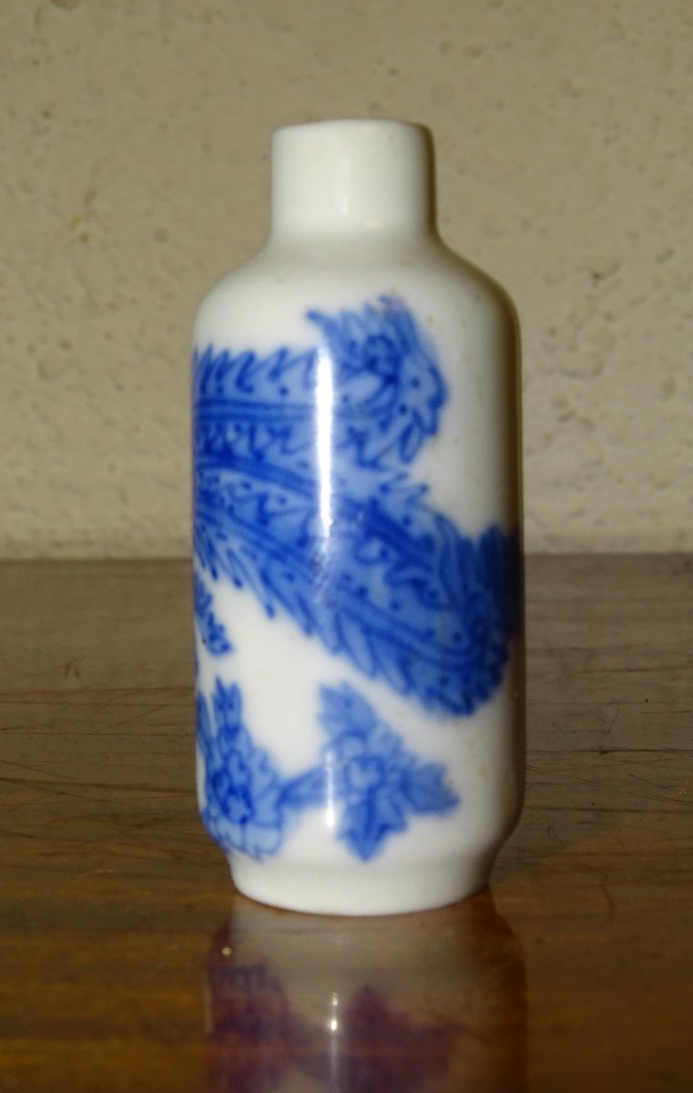 Snuffbox Or Chinese Porcelain Tobacco Bottle, 19th Century