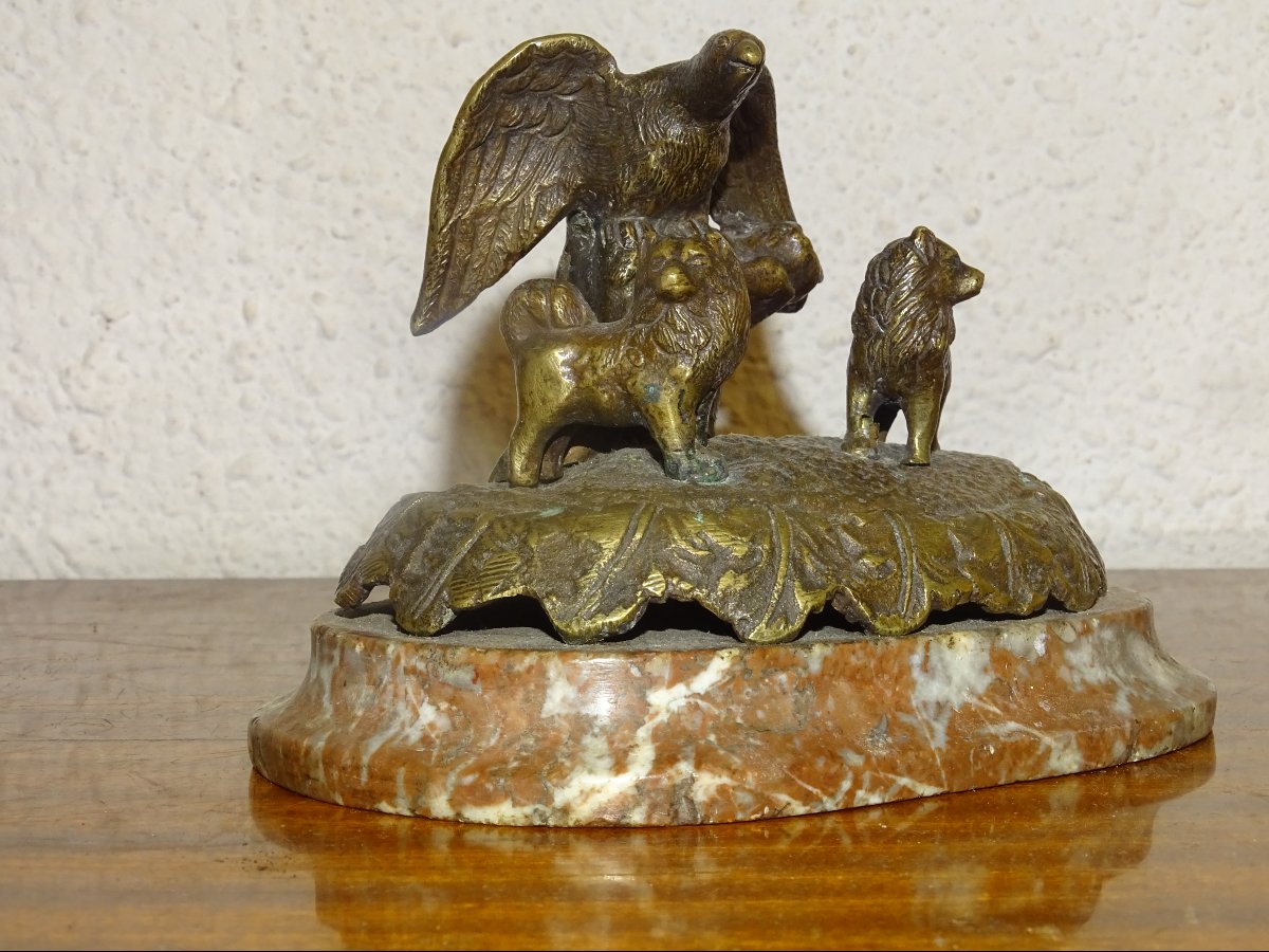 ancien presse papier de bureau a decor d'aigle et chiens, bronze, XIXème-photo-3
