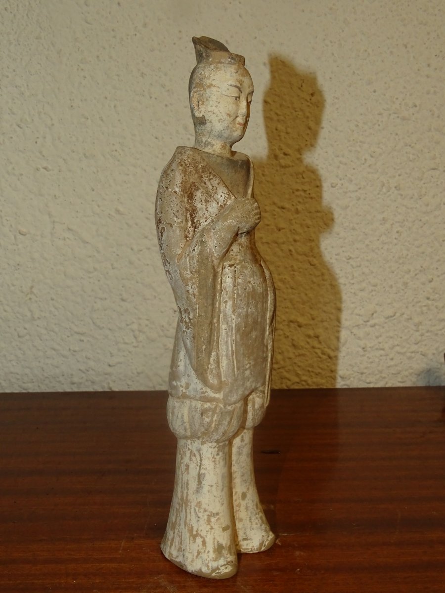 Statuette en céramique émaillée d'un homme, dynastie Tang, VIIIe siècle-photo-3