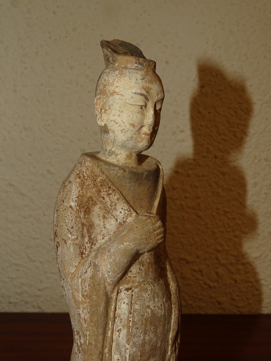 Statuette en céramique émaillée d'un homme, dynastie Tang, VIIIe siècle-photo-4
