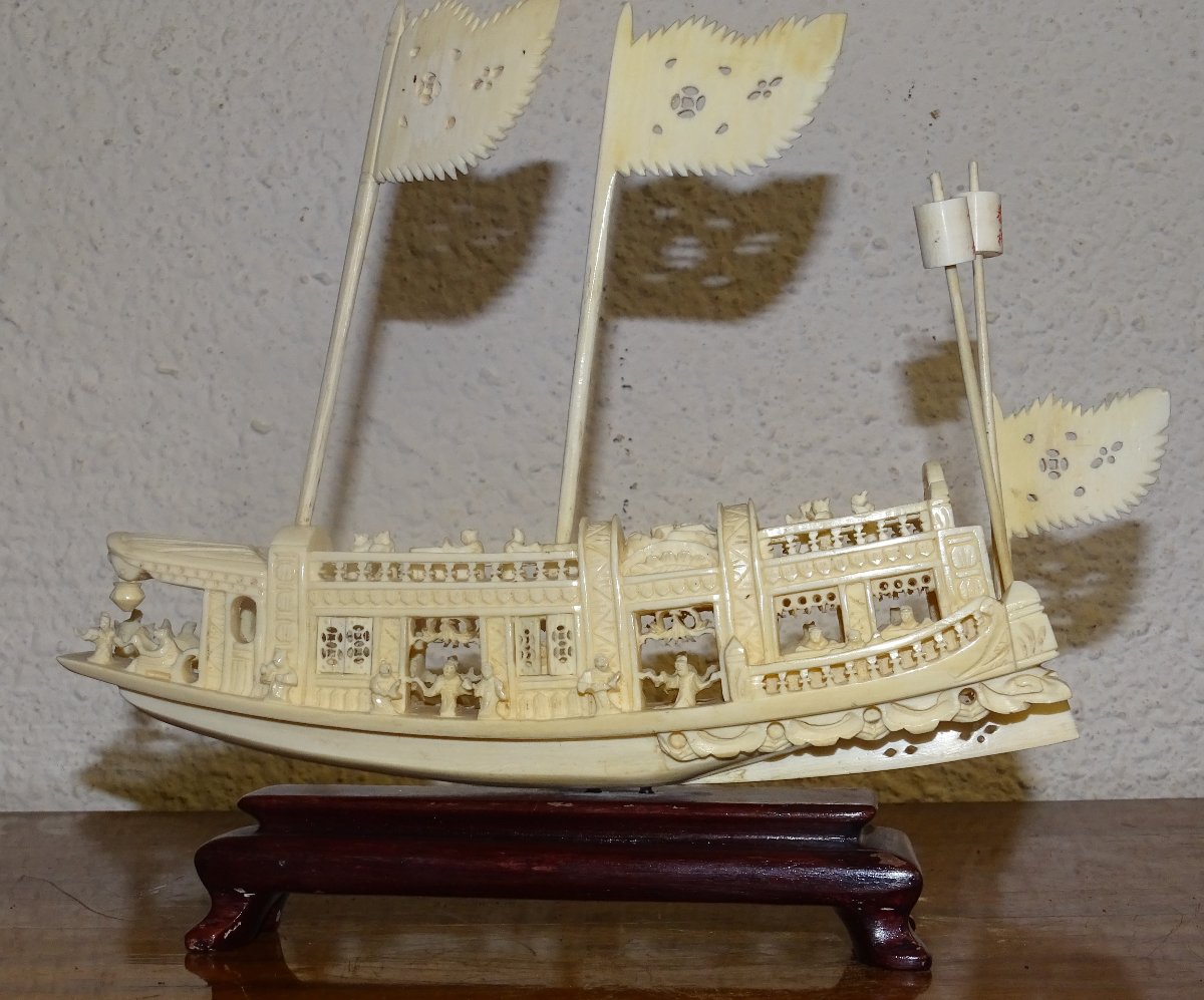 Imperial Junk Made Of Carved Ivory – Canton, Late 19th Century