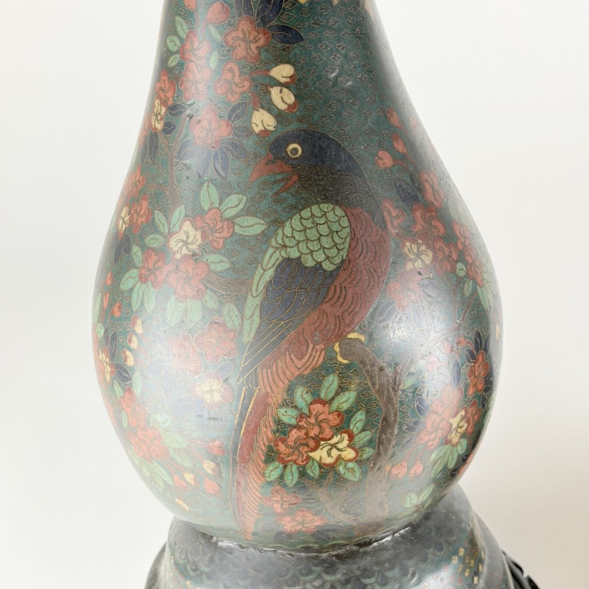 JAPON Paire de vases balustre à col évasé en émaux cloisonnés, XIXème-photo-4