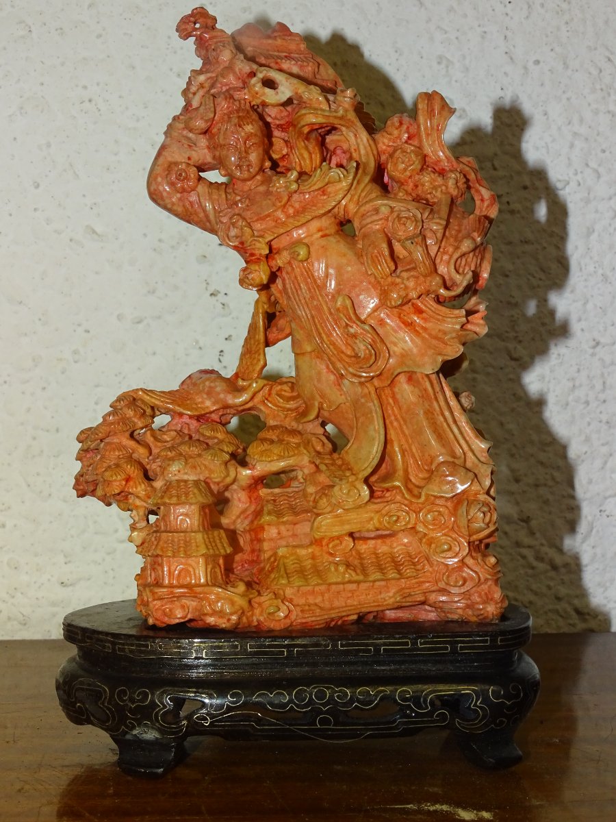 China, Hardstone Sculpture Of A Guanyin On A Silver-wired Pedestal, 19th Century