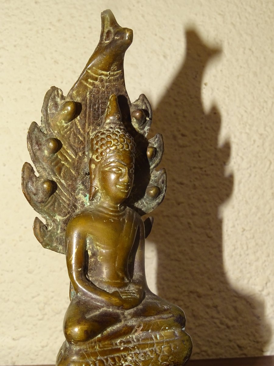ANCIEN BOUDDHA NAGA EN BRONZE ASIE DU SUD-EST, début XXème.-photo-3
