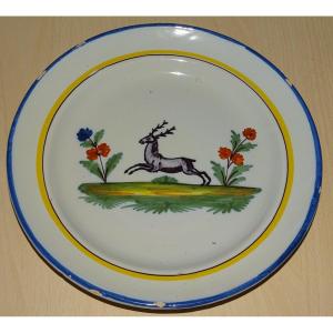 Assiette en faïence d'épinal ou Waly, début XIXème siècle représentant un cerf