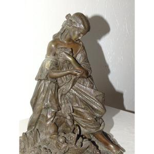Jeune Fille à l'Oiseau, Bronze à Patine Brune Du XIXème