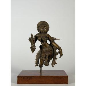Sculpture en bronze représentant une apsara à l'oiseau soclée, XIXème