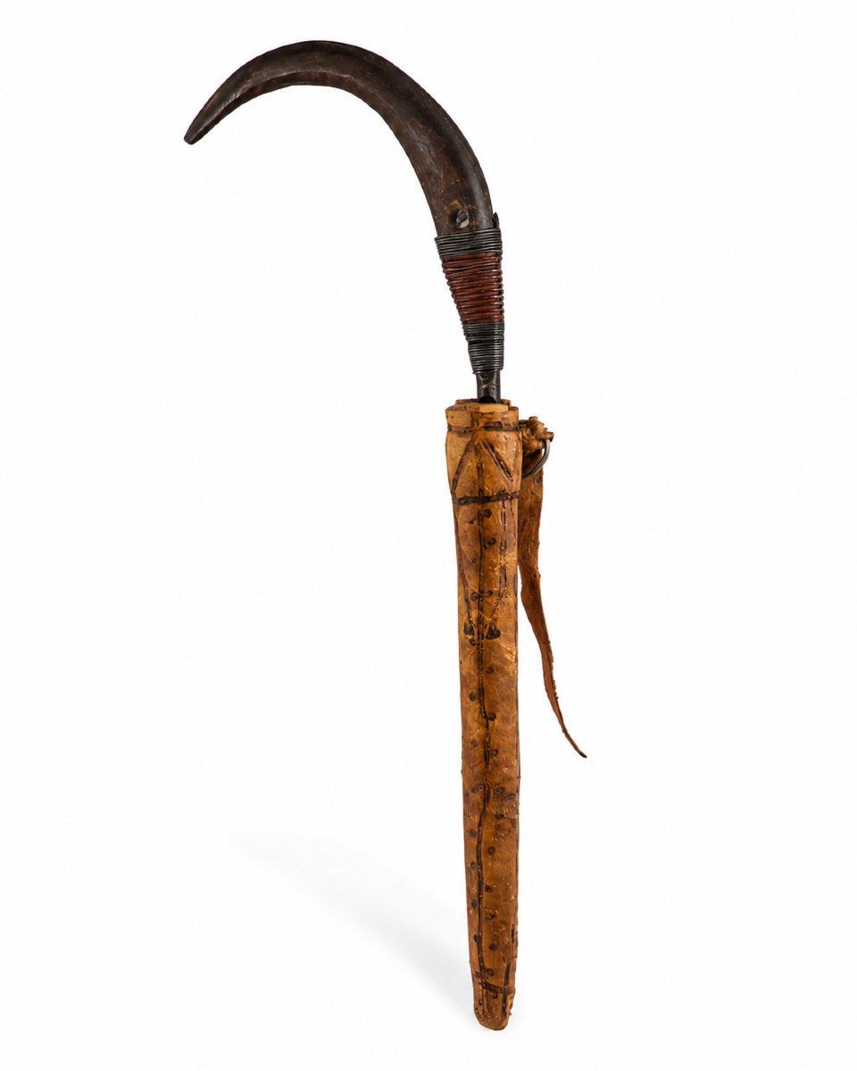 Couteau tribal africain ancien – lame gravée + fourreau cuir