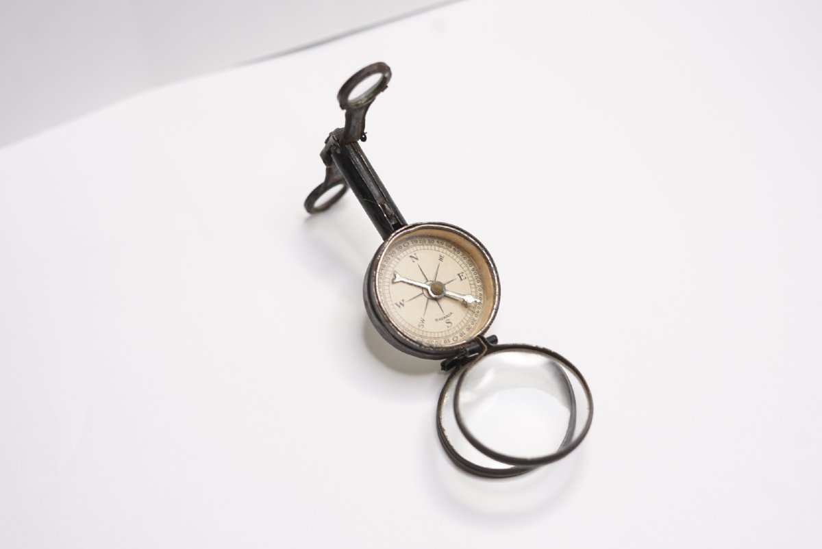 Vintage World War I / II Bavaria Compass, With Integrated Magnifying Glass And Handle-photo-2