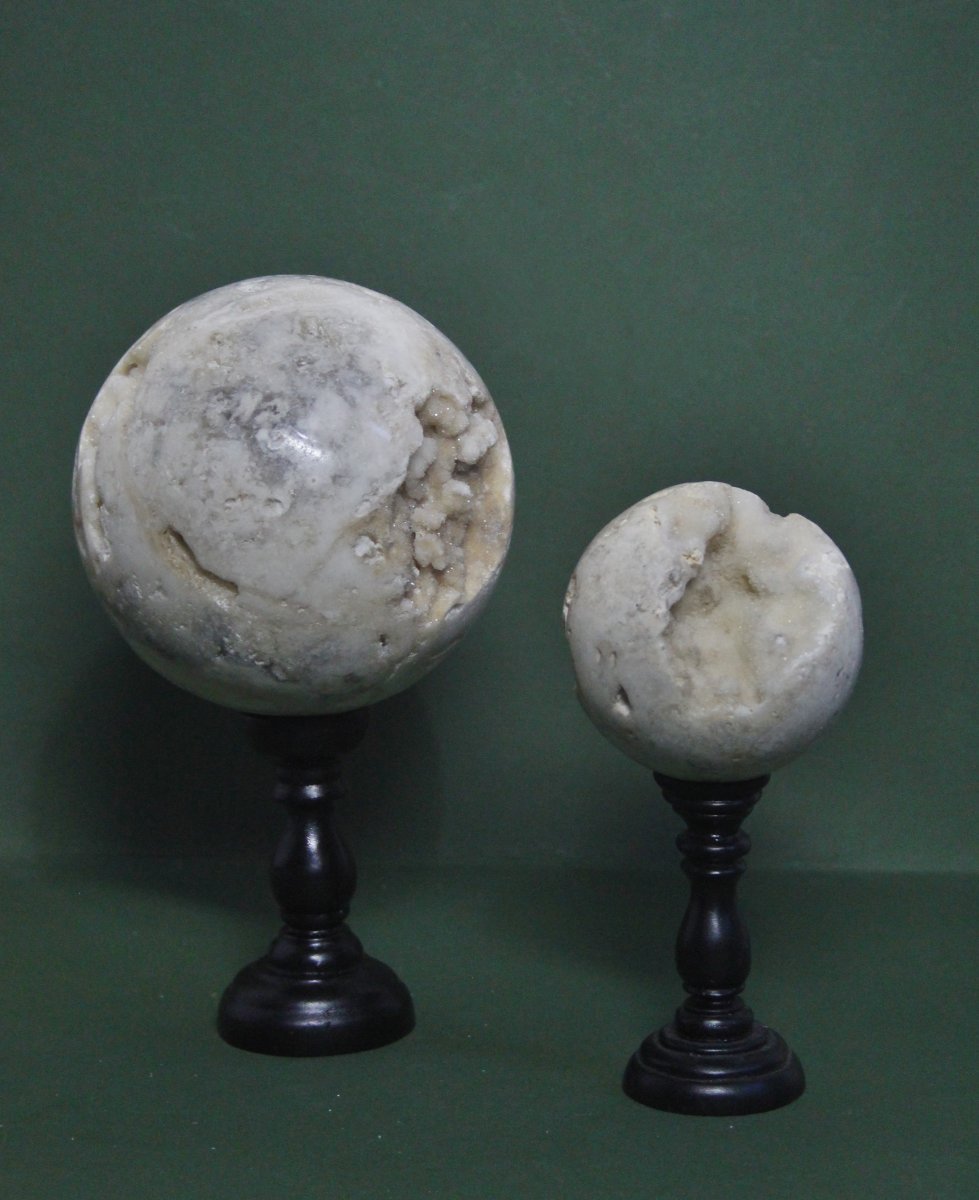 Pair Of Quartz Spheres On Custom Bases