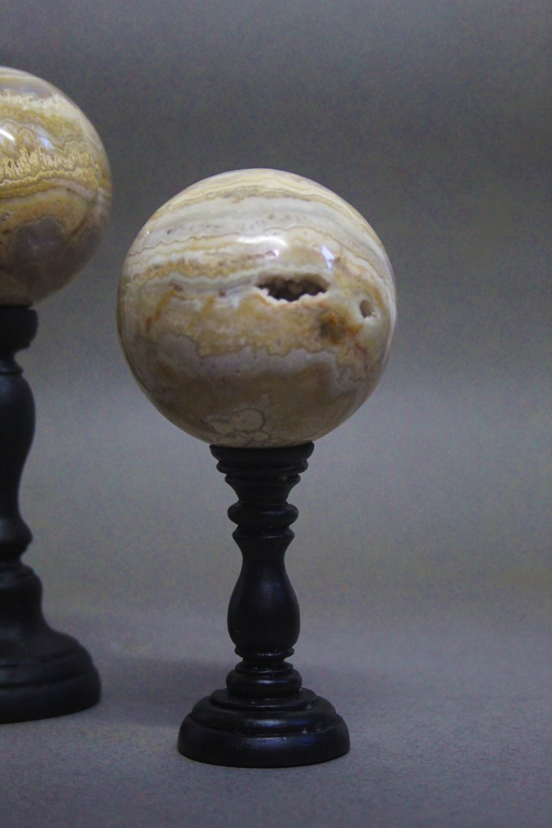 Ensemble de trois sphères en agate sur socles personnalisés-photo-4
