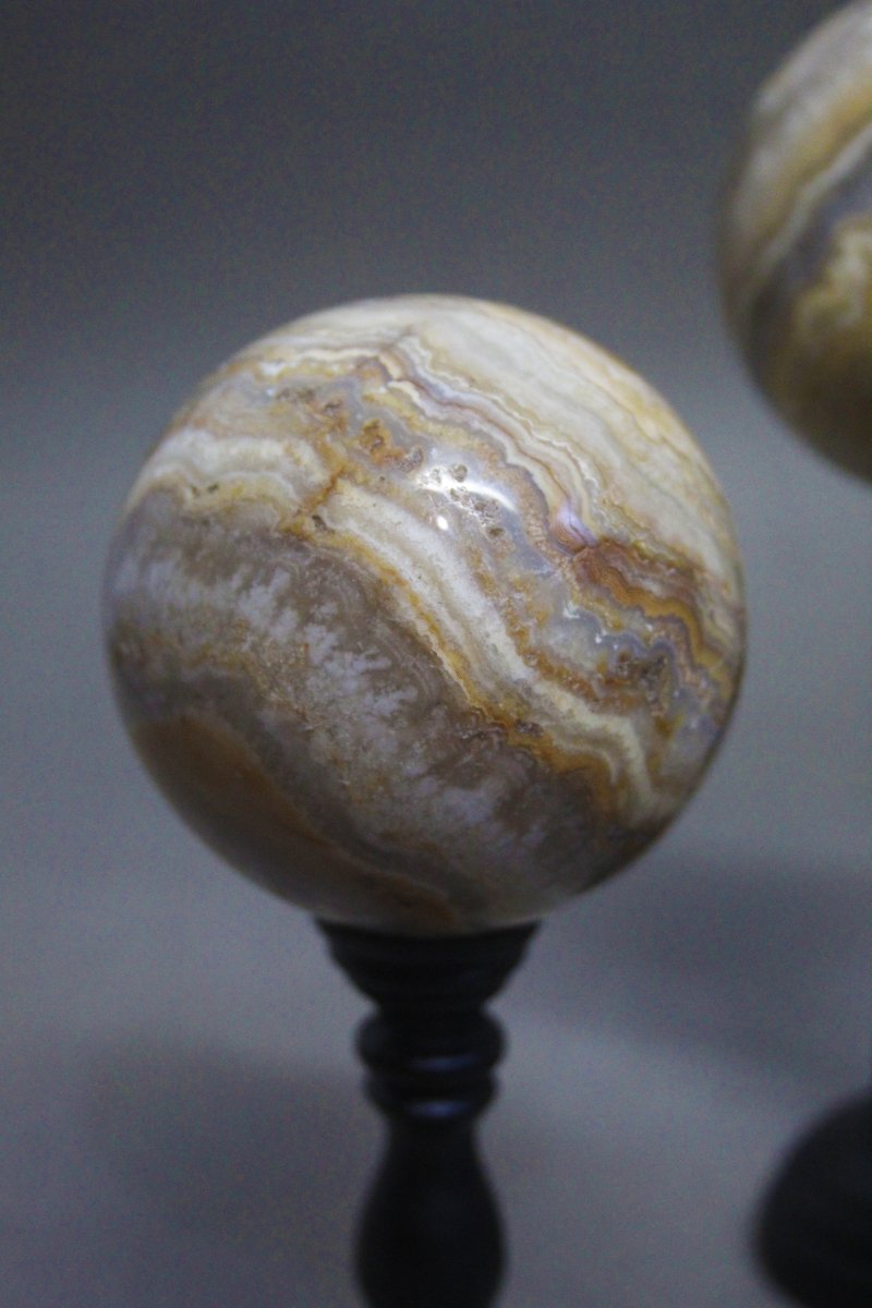Ensemble de trois sphères en agate sur socles personnalisés-photo-3