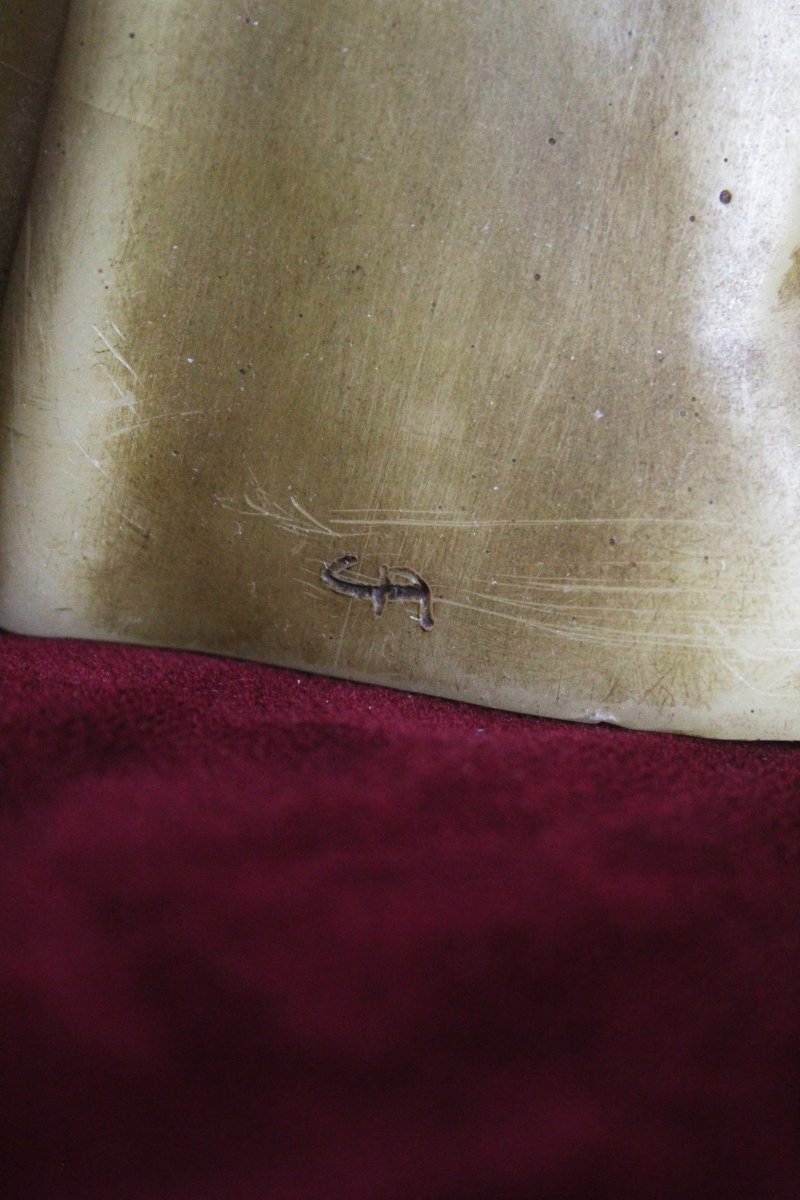Buste de la Vierge voilée en cire d’abeille – Début du XIXe siècle-photo-3