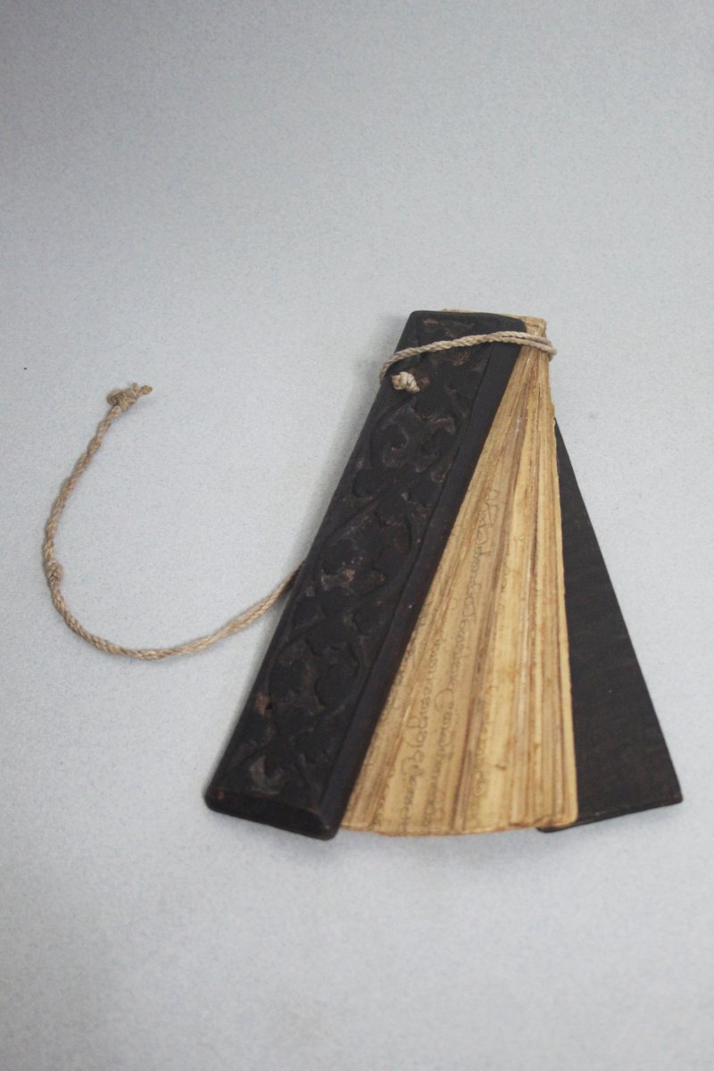 Puskola Poth – Ancient Manuscript On Palm Leaves, Sri Lanka-photo-2
