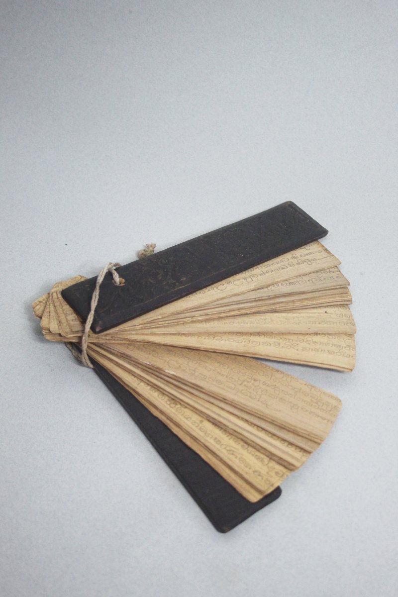 Puskola Poth – Ancient Manuscript On Palm Leaves, Sri Lanka-photo-1