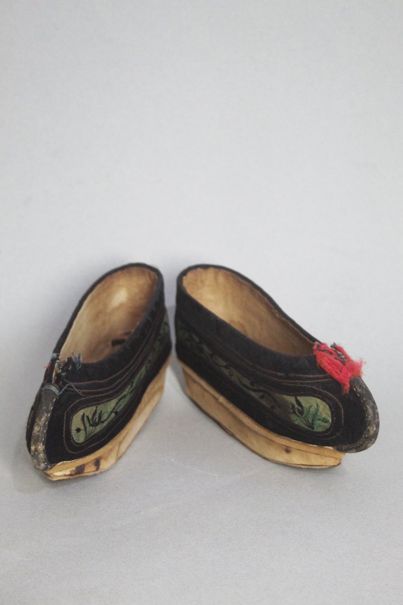 Chaussures mandchoues en soie – Chine, dynastie Qing-photo-4