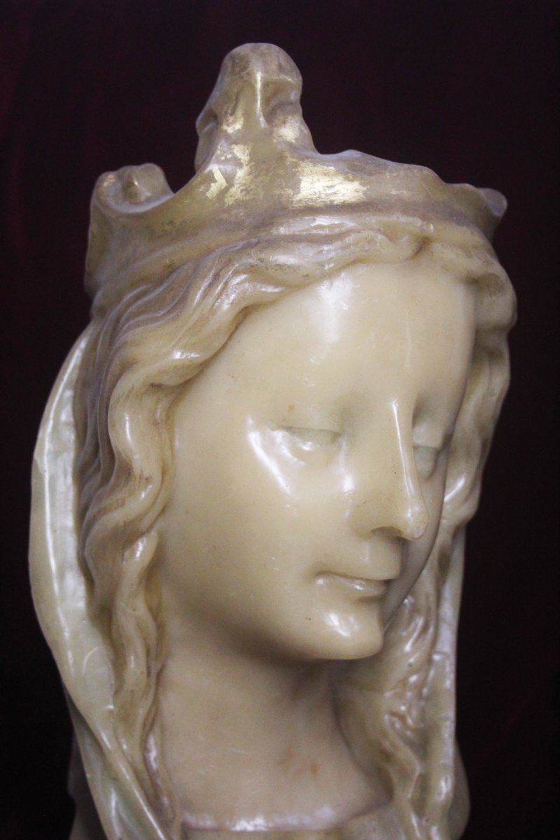 Bust Of The Crowned Virgin Mary In Beeswax – France, Early 19th Century