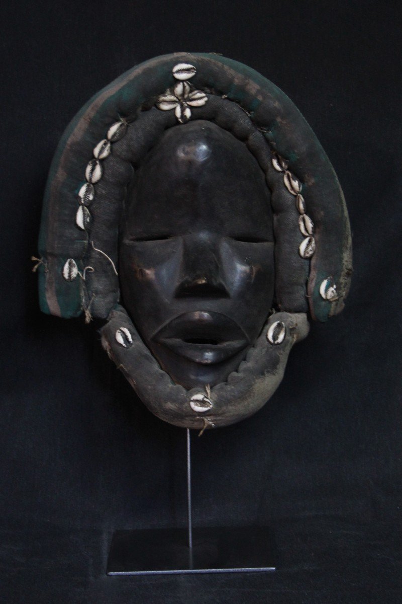 African Art: Dan Tribe Mask