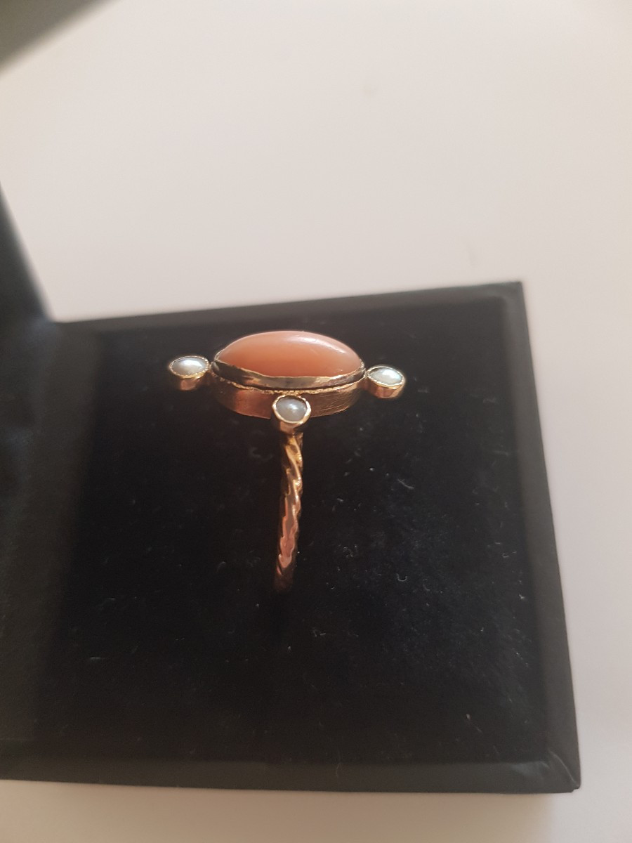 Late 19th Century Gold Ring With Coral Beads-photo-2