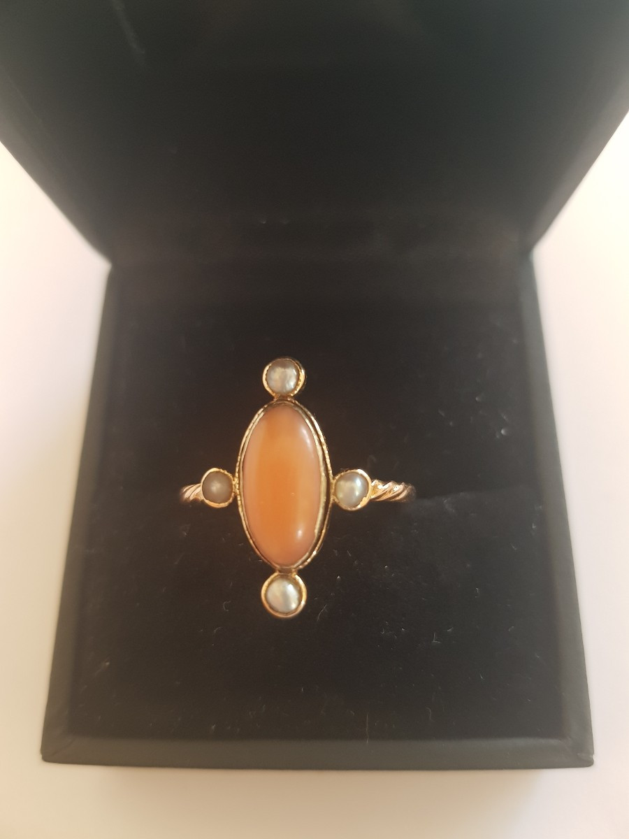 Late 19th Century Gold Ring With Coral Beads