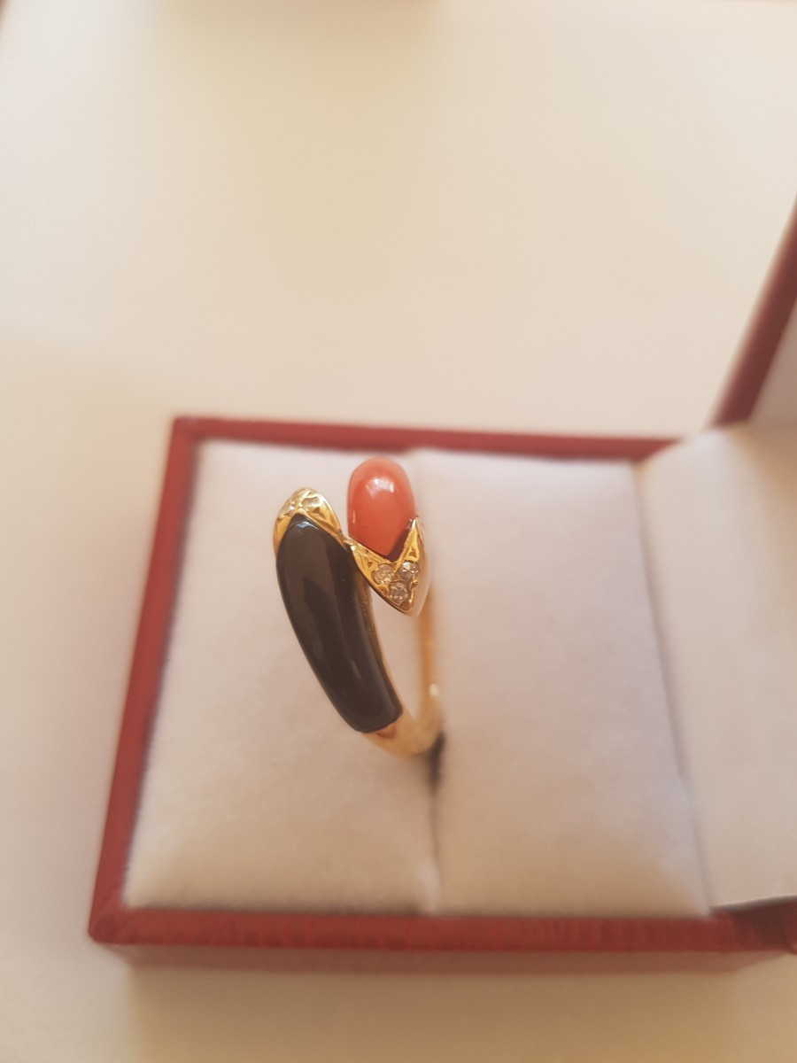 Bague or-diamants-corail- émail-photo-3