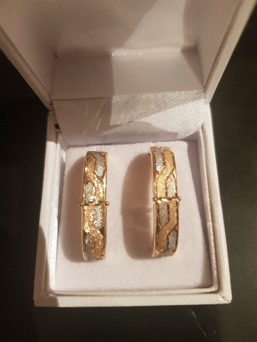 Three-gold Earrings-photo-4