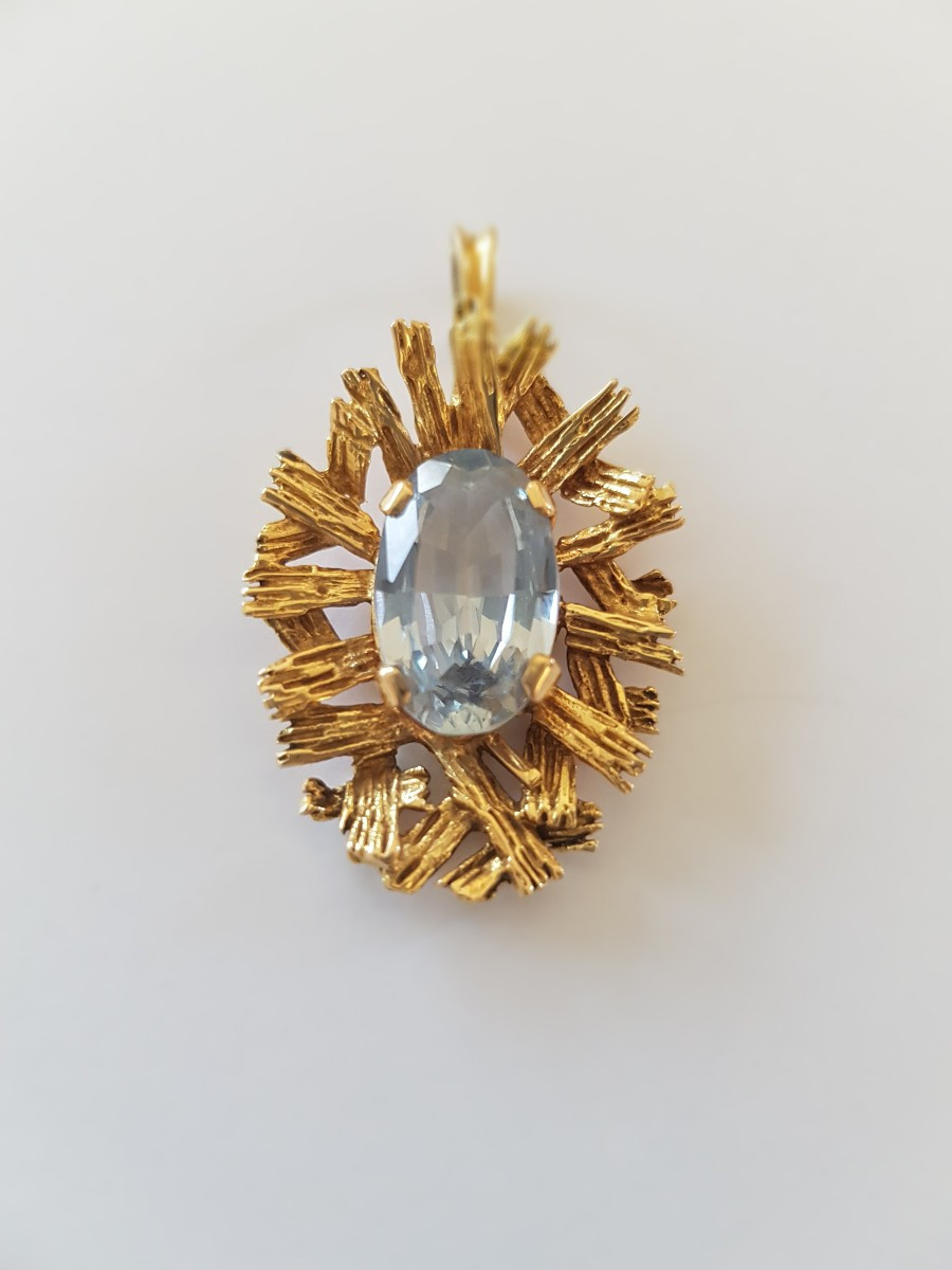 Gold-amquamarine Pendant