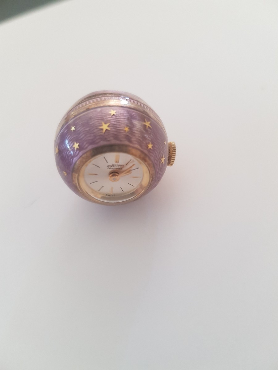 Montre-pendentif  boule suisse