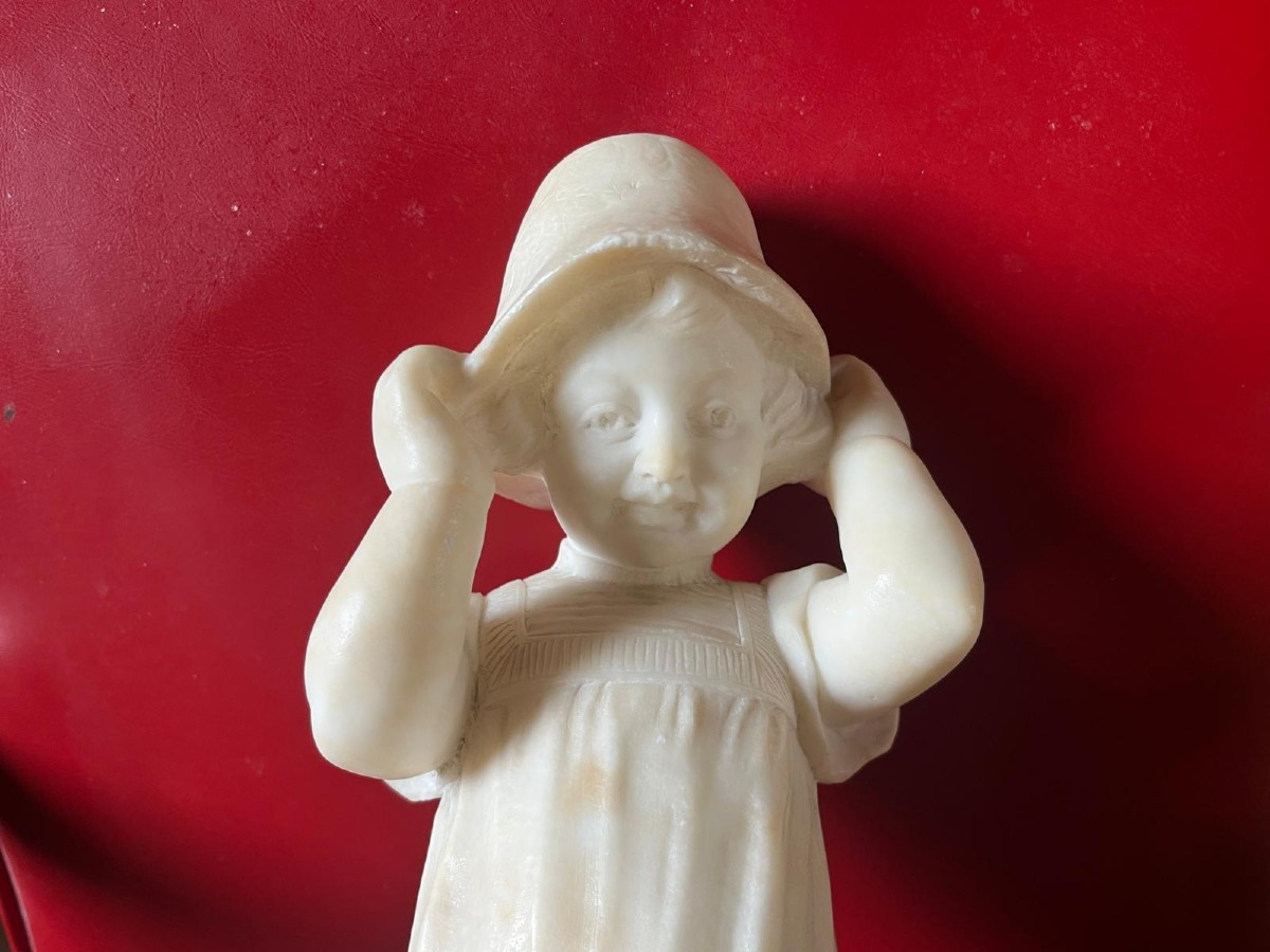 Sculpture albâtre " Petite fille au chapeau-photo-3