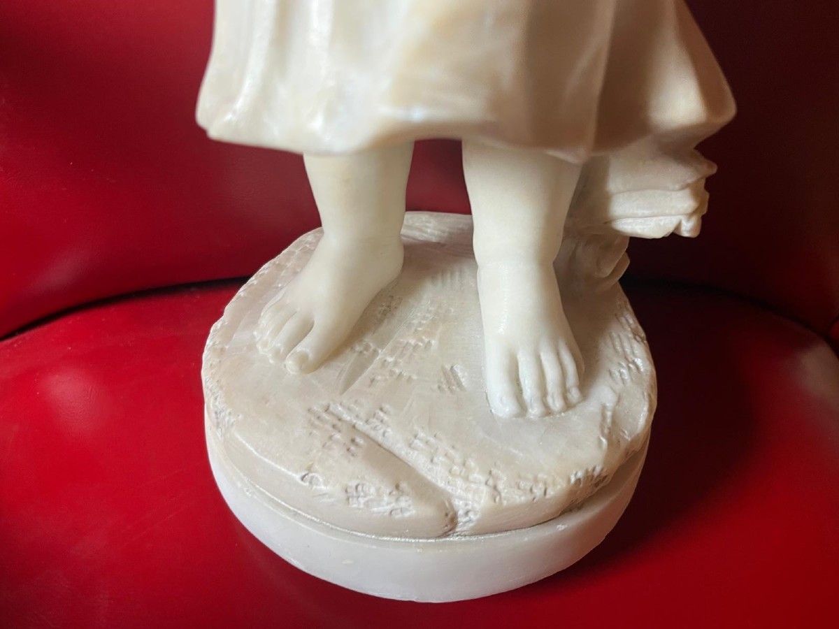 Sculpture albâtre " Petite fille au chapeau-photo-1