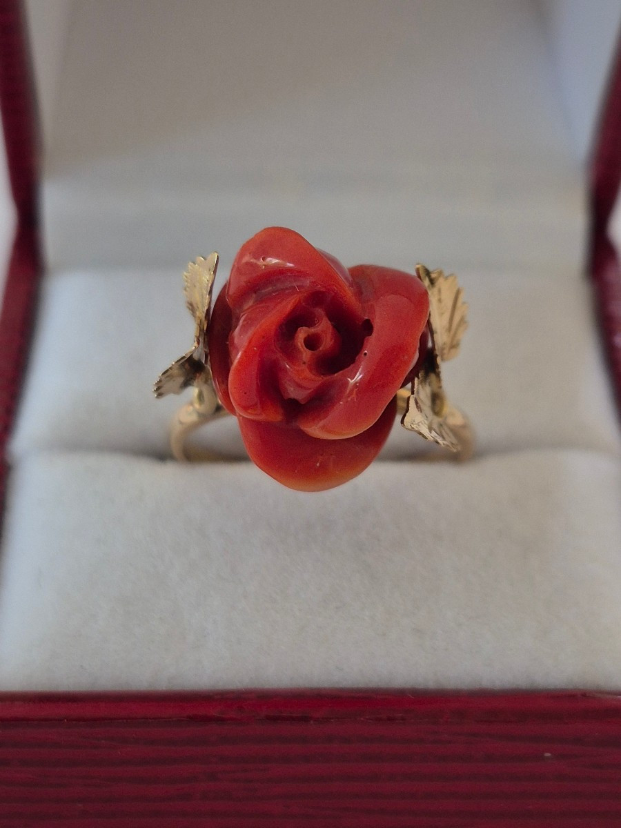 Gold-coral Ring