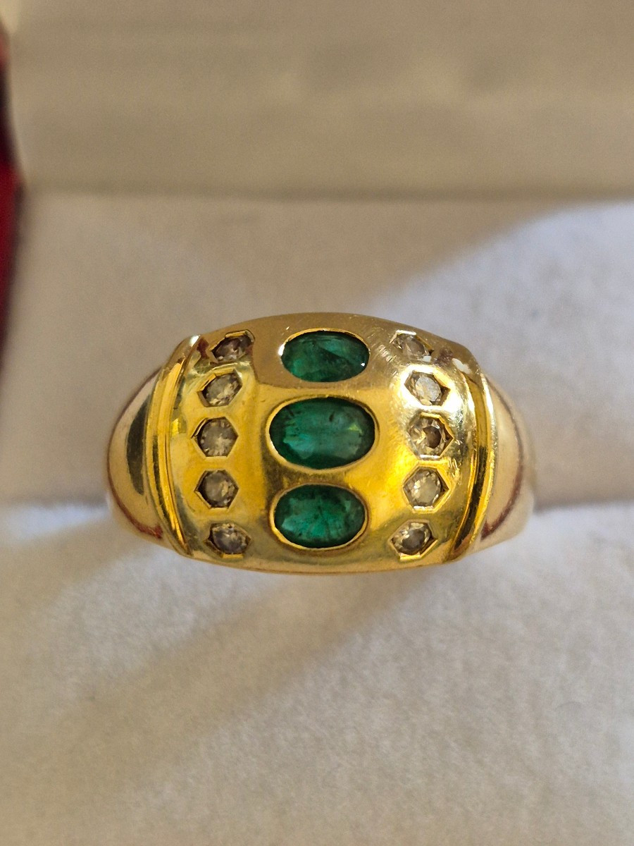 Gold-emerald-diamond Ring-photo-1