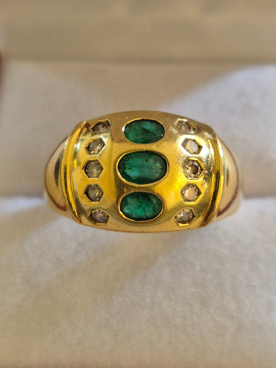 Gold-emerald-diamond Ring