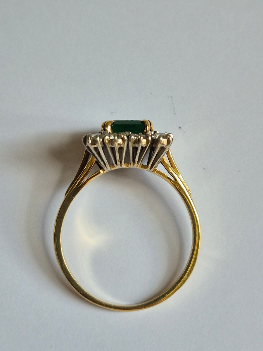 Gold-emerald-diamond Ring-photo-1