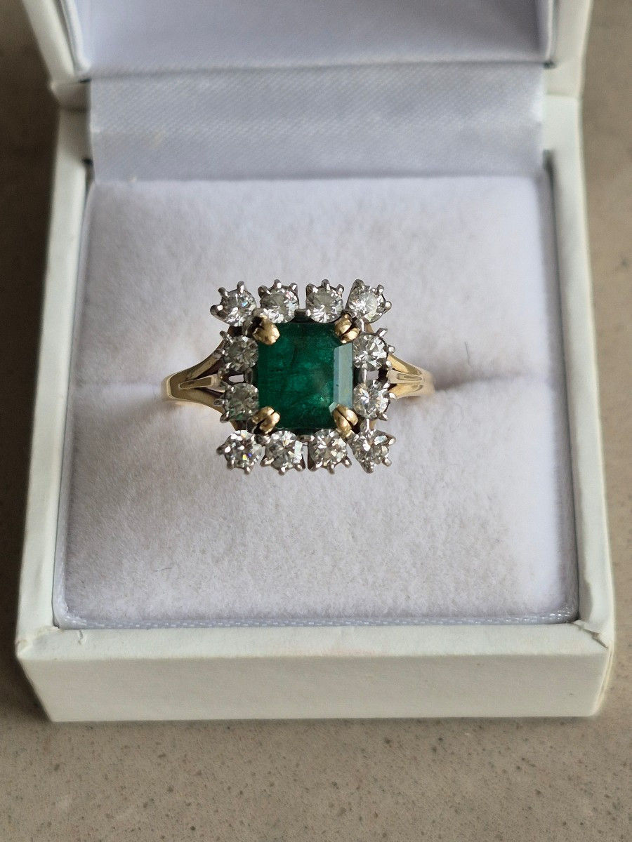 Gold-emerald-diamond Ring