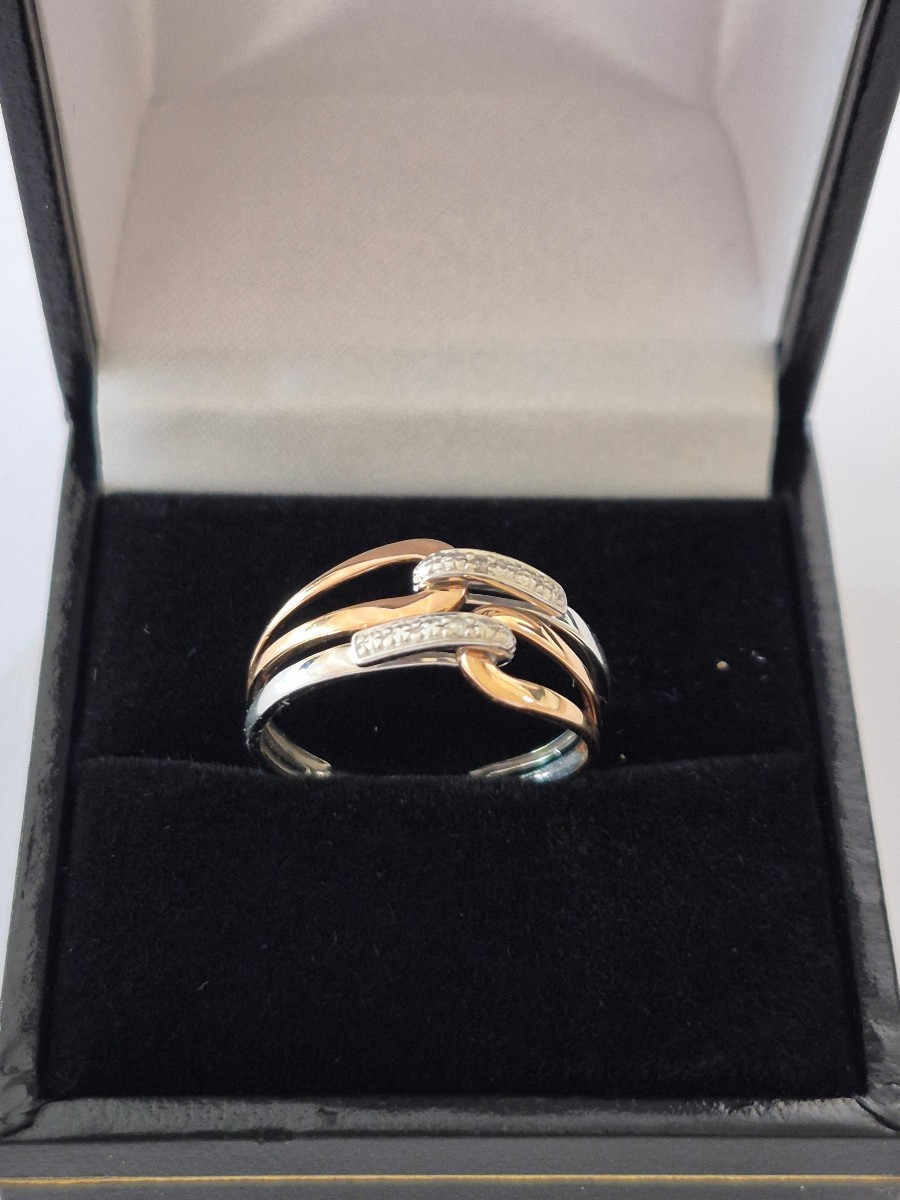 Modernist Gold-diamond Ring