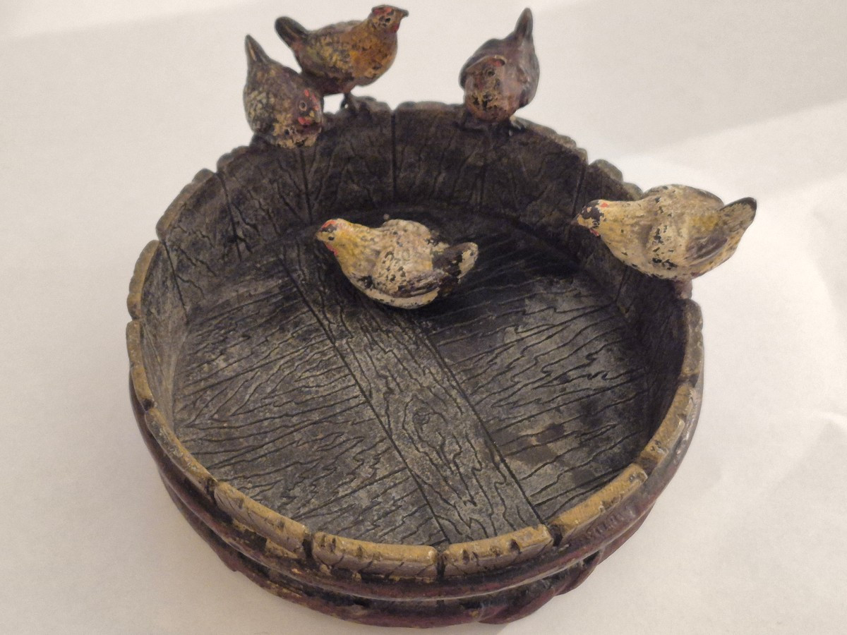 Bronze De Vienne: 5 Hens On A Trough-photo-1