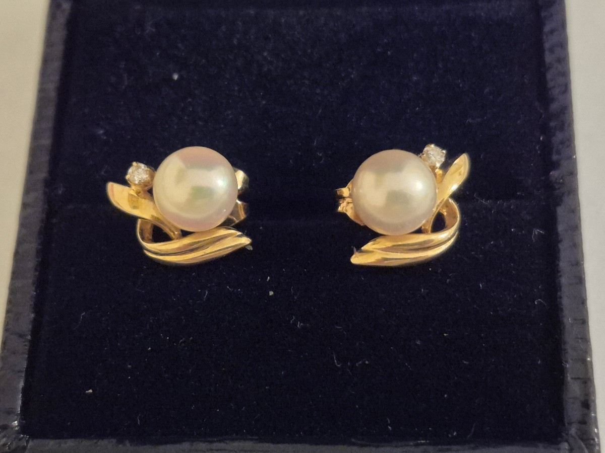 Gold-diamond Earrings