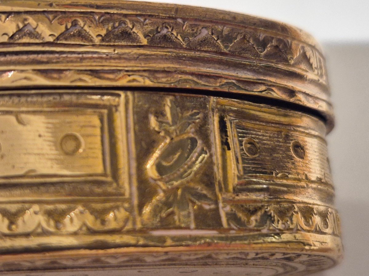 18th Century Pomponne Snuffbox-photo-1