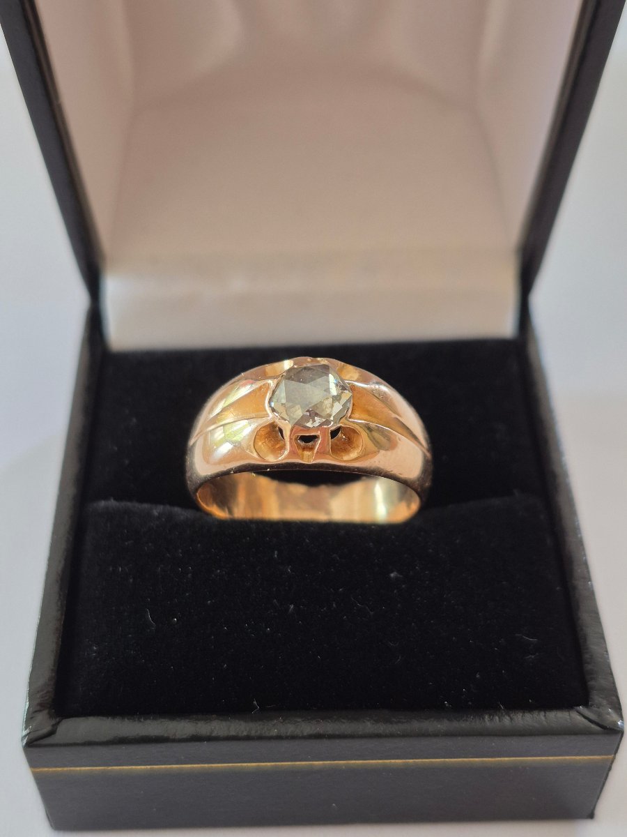 Gold Ring With A Crowned Diamond-photo-2