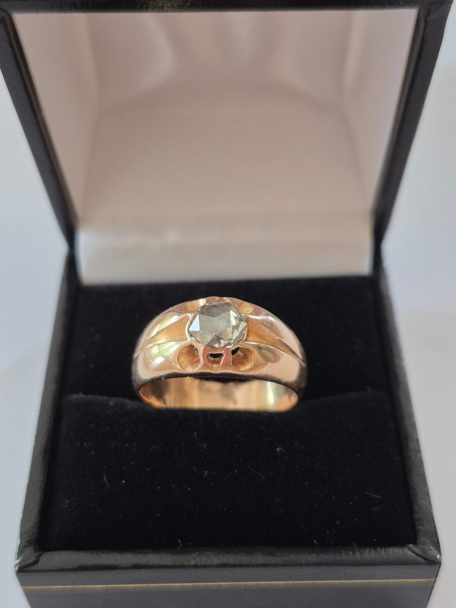 Gold Ring With A Crowned Diamond