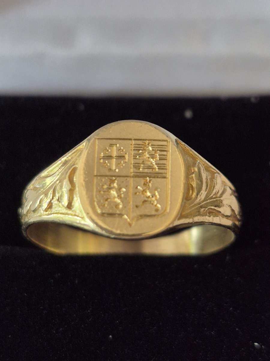 Gold Signet Ring With Coat Of Arms