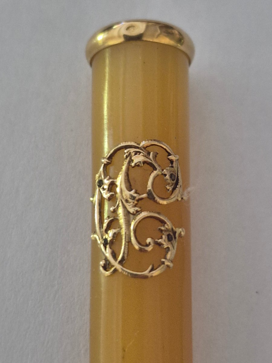 Amber-gold Cigarette Holder-photo-2
