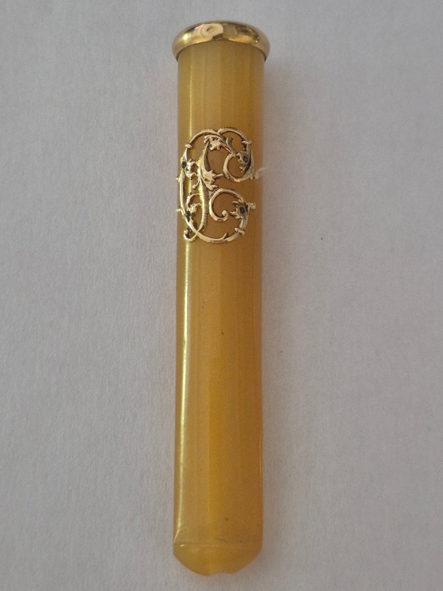 Amber-gold Cigarette Holder-photo-1