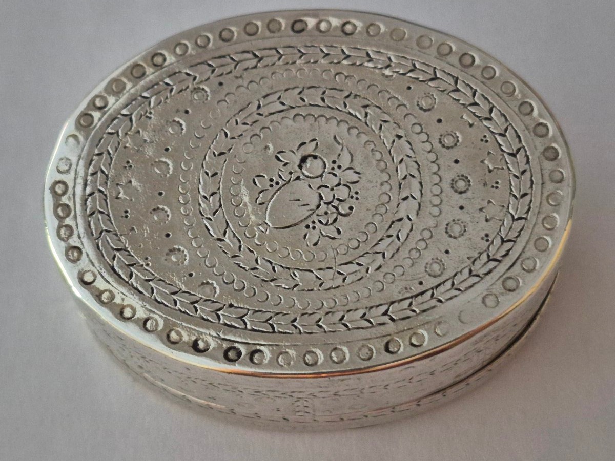 Silver Oval Box-photo-4