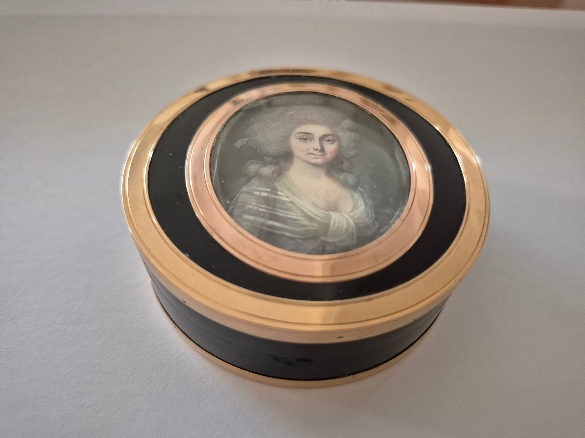 18th-century Tortoiseshell And Fine Gold Box-photo-2