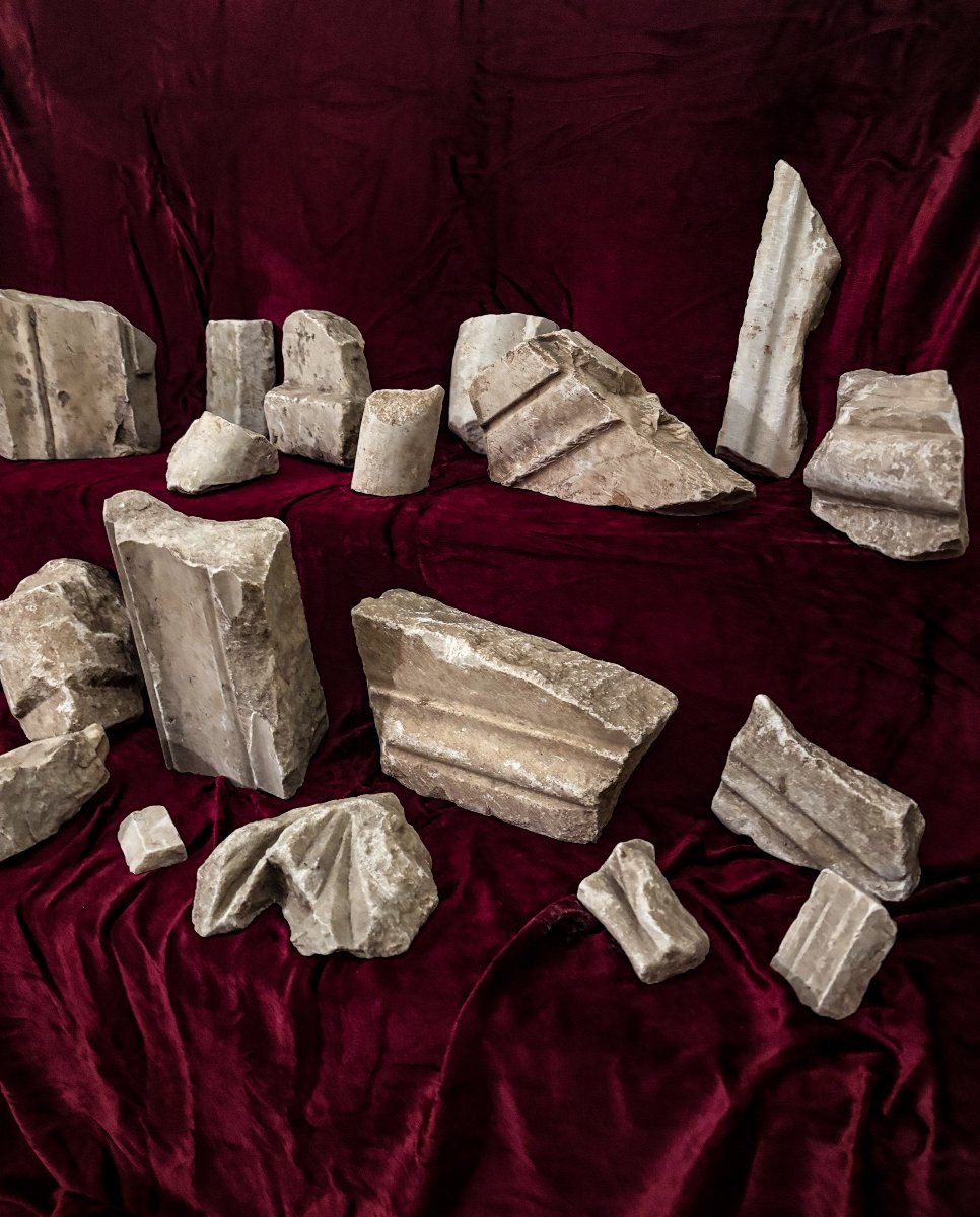 Collection de 21 fragments de marbres antiques sculptés-photo-4