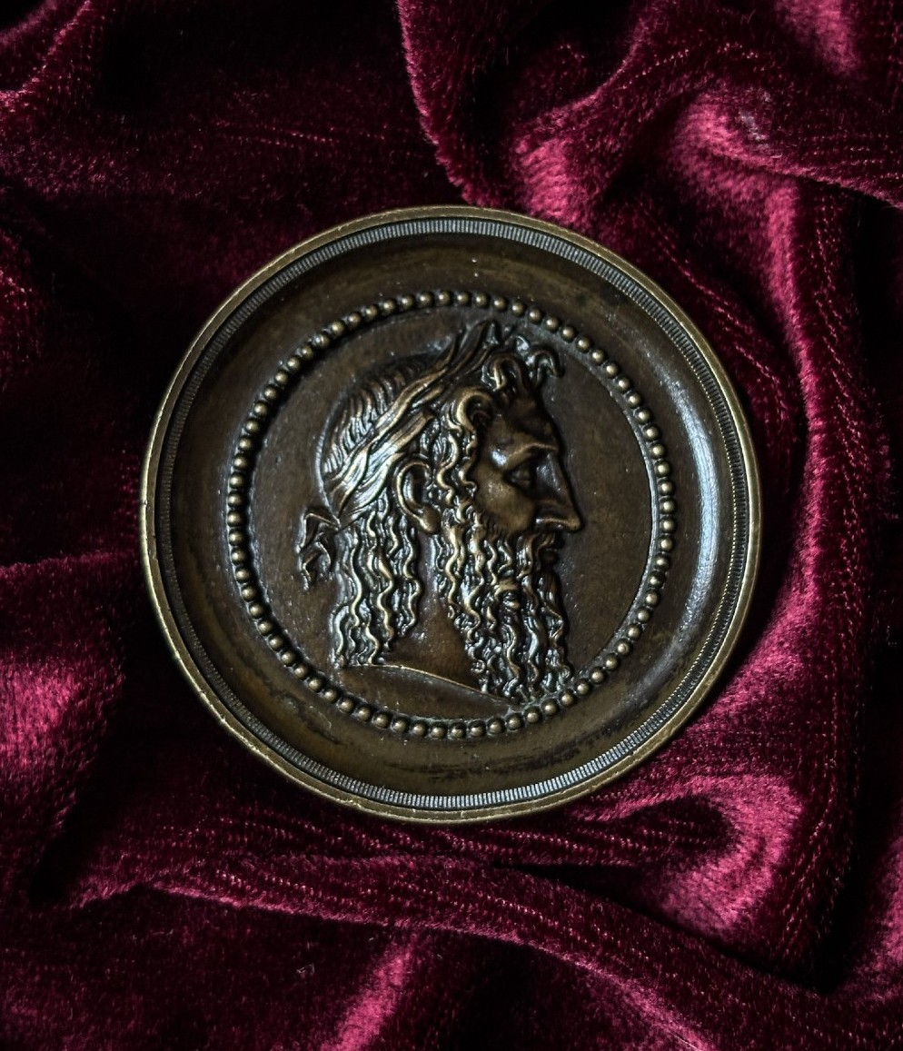 Médaillon en bronze à patine brune - buste d'homme à l'Antique, XIXe siècle