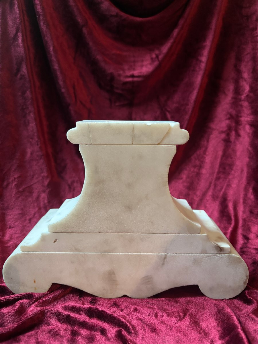 Socle d'autel en marbre blanc sculpté-photo-3