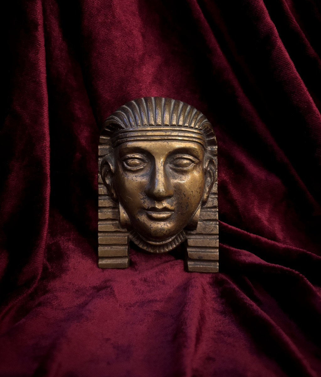 Tête néo-égyptienne en bronze doré - Egyptomanie, début du XXe siècle